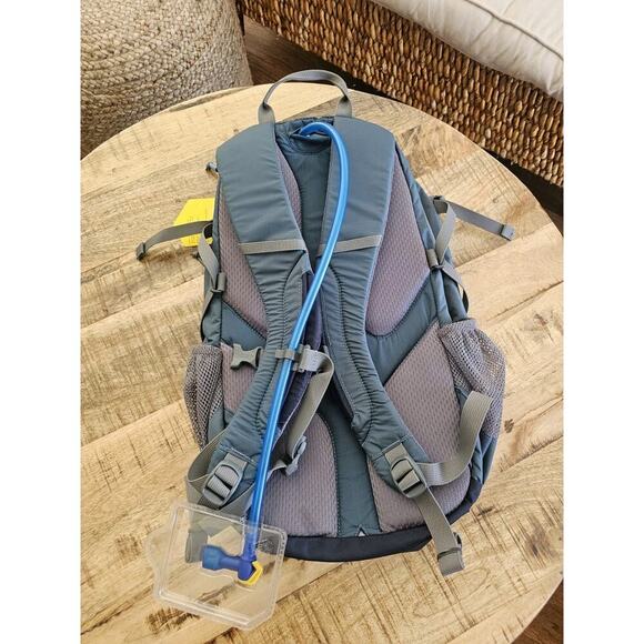 Dave Matthews Band Camelbak Cloud Walker Hydration Backpack 2010 Fire Dancer NWT - Picture 7 of 10